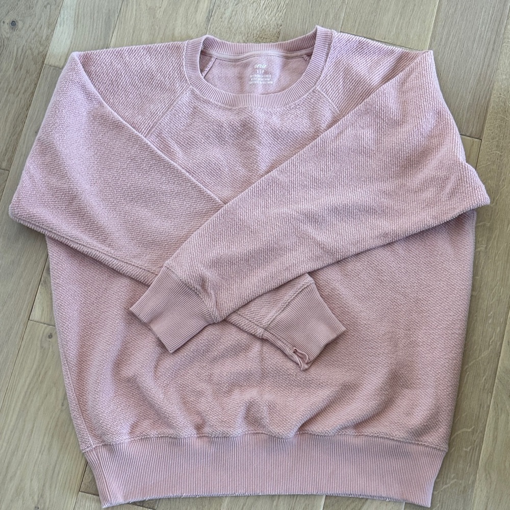 Aerie pink sweatshirt detailed raglan sleeve